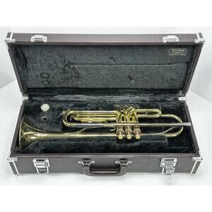Yamaha YTR-232 Trumpet Japan Case Mouthpiece Good Condition